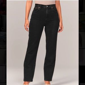Abercrombie: ‘90s Ultra High Rise Relaxed Jean-28R